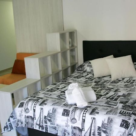 Apartamentos Turisticos Plaza San Juan 2 투델라 외부 사진