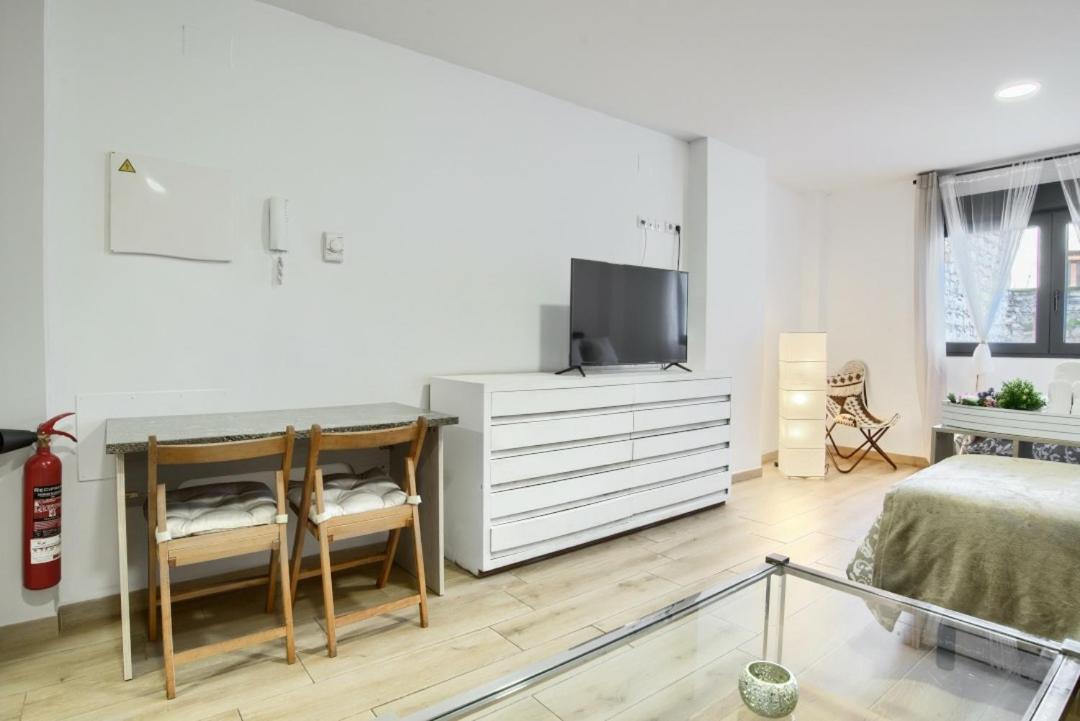 Apartamentos Turisticos Plaza San Juan 2 투델라 외부 사진