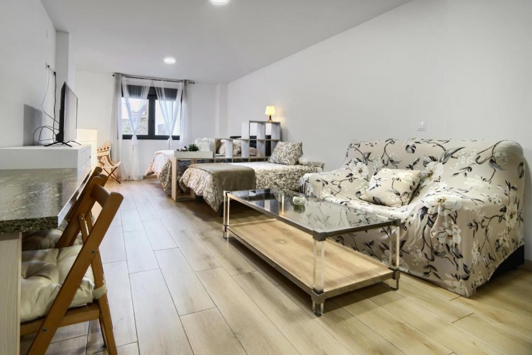 Apartamentos Turisticos Plaza San Juan 2 투델라 외부 사진